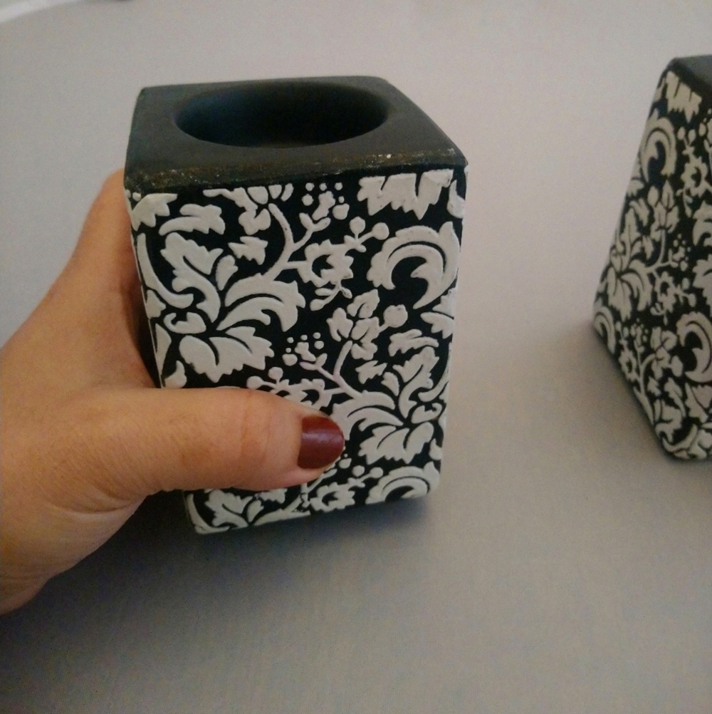 Vintage Black & White Floral Damask Resin Cube Tea Light Holders (Set of 3) - Picture 2 of 12
